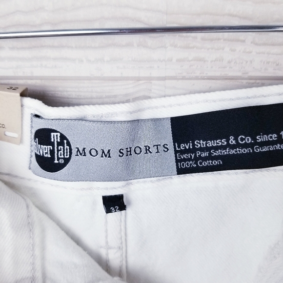 Levi's SilverTab A37010003 High-Waisted Mom Shorts White NWT - Picture 9 of 11